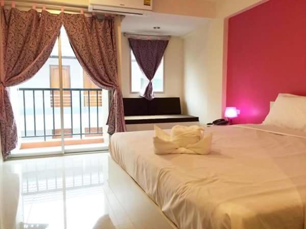 Sixty Star Love Place Hotel Bangkok Esterno foto