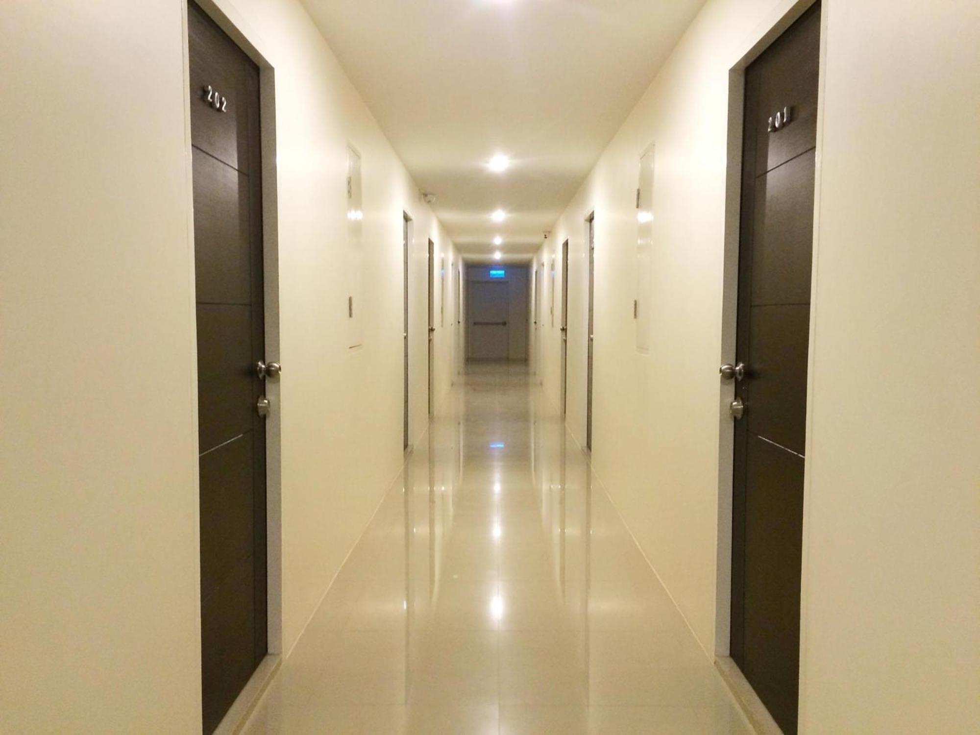 Sixty Star Love Place Hotel Bangkok Esterno foto